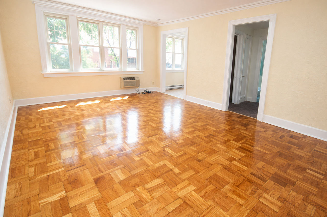 5620 HOBART STREETAPT 12 #12 - Photo 2 of 7