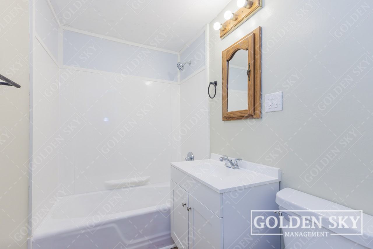 2904 S Pershing Dr #1 - Photo 5 of 10