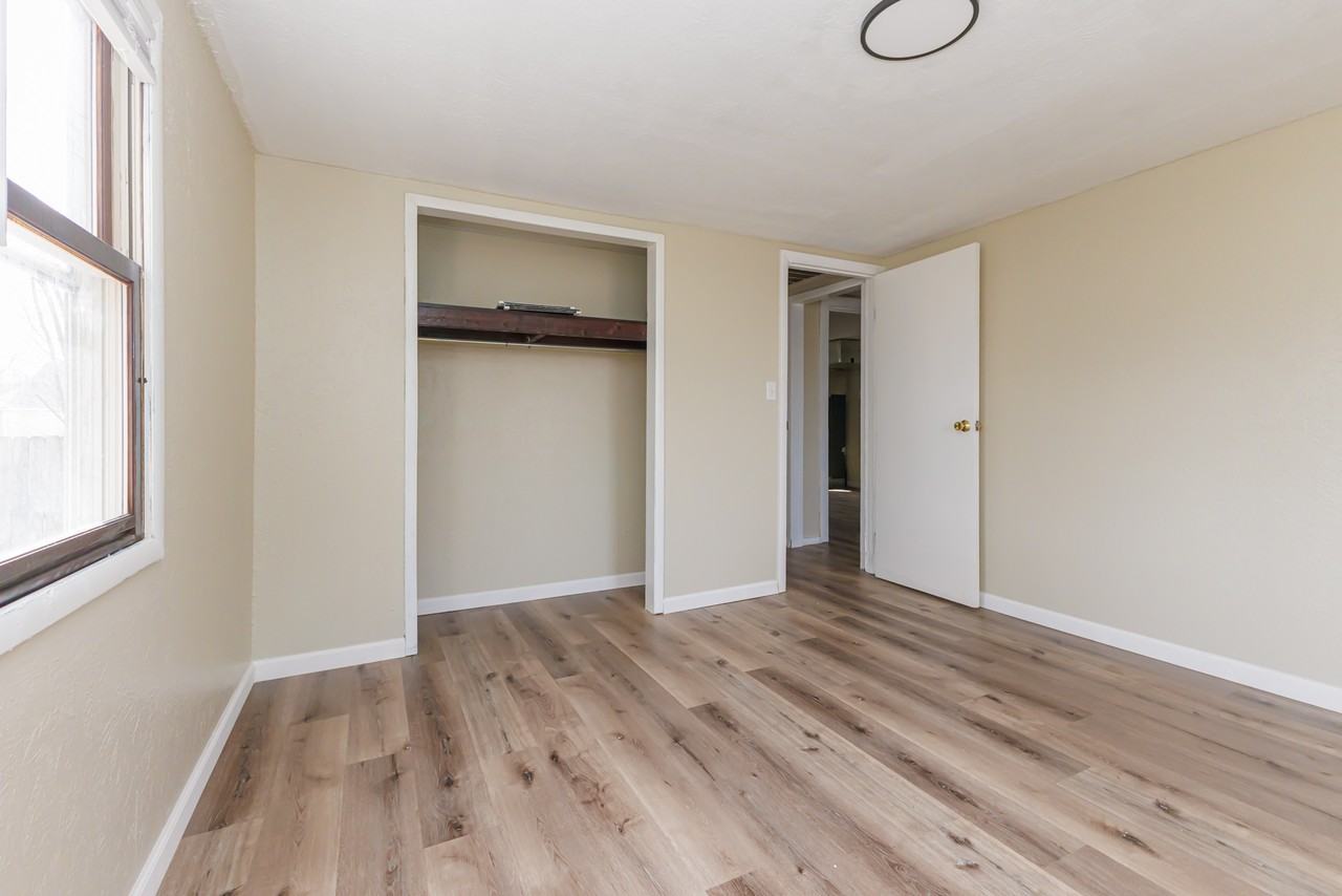 2904 S Pershing Dr #1 - Photo 6 of 10