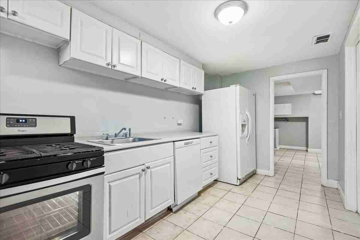 3914 Erdman Ave #1 - Photo 2 of 21