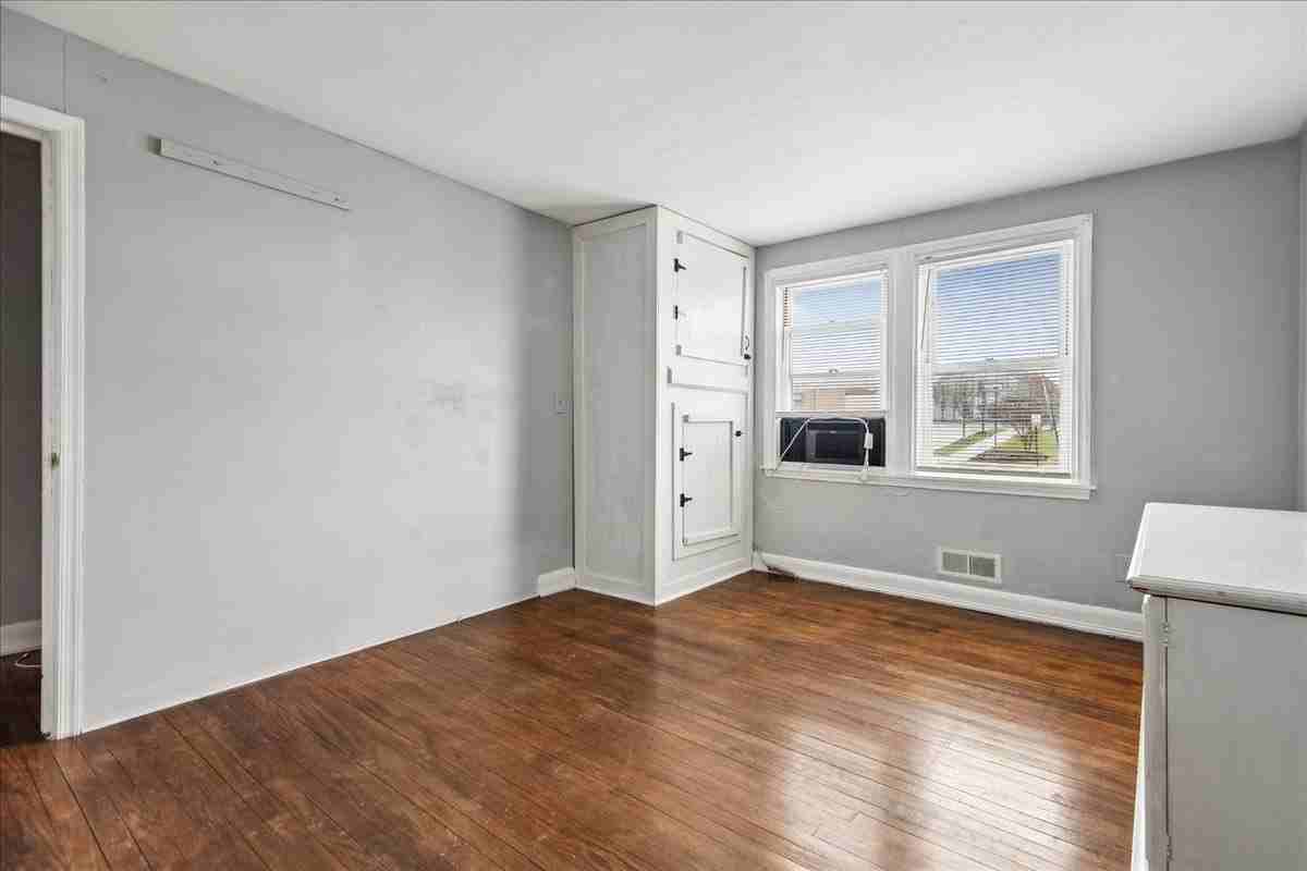 3914 Erdman Ave #1 - Photo 4 of 21