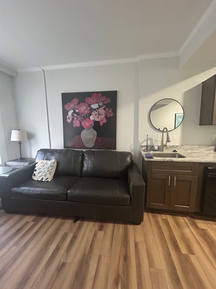 300 Laurel StreetUnit 2 #2 - Photo 3 of 19