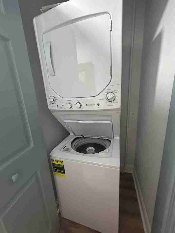 300 Laurel StreetUnit 2 #2 - Photo 7 of 19