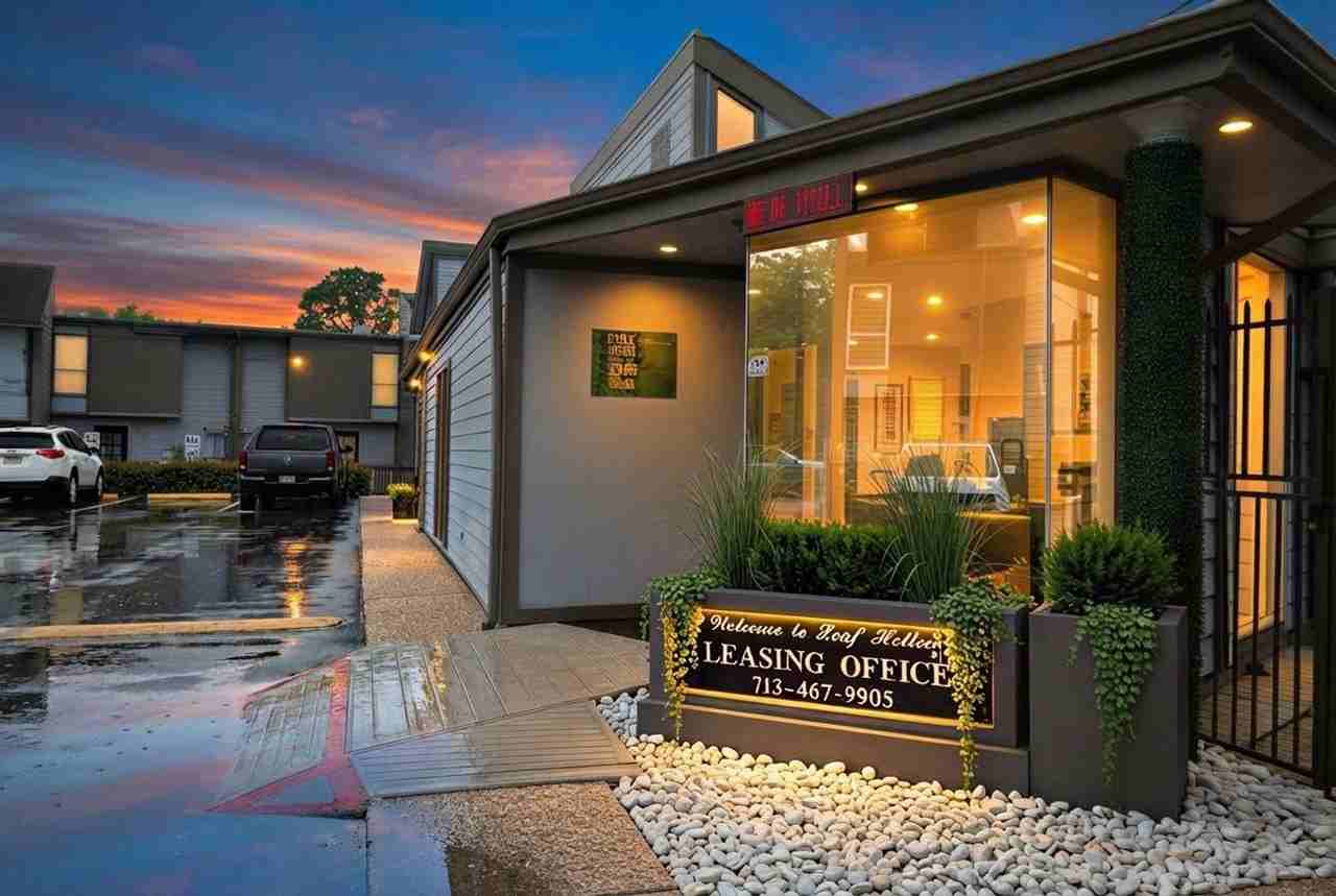 Leaf Hollow Apartments & Townhomes - Photo 2 of 50