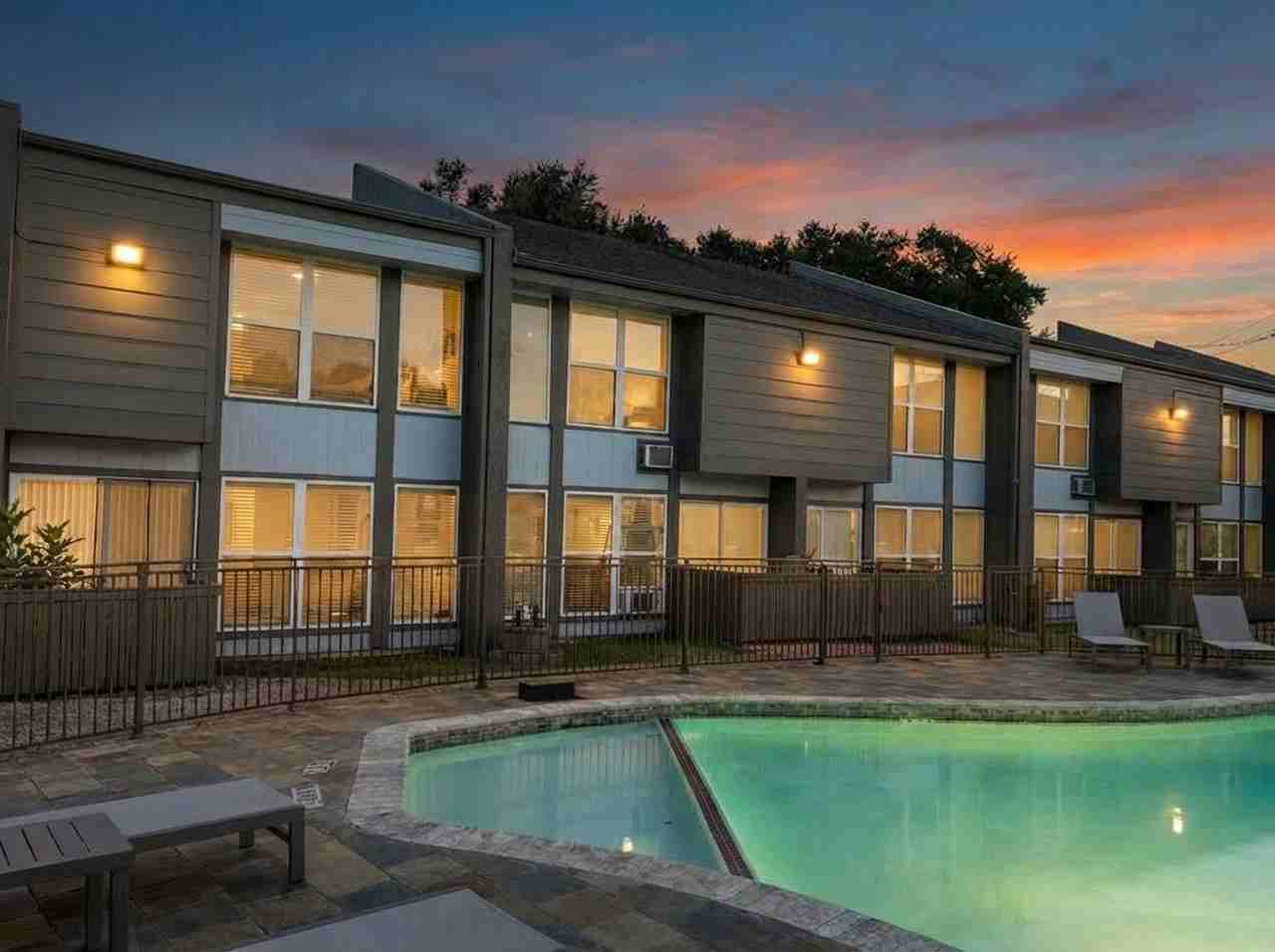 Leaf Hollow Apartments & Townhomes - Photo 3 of 50