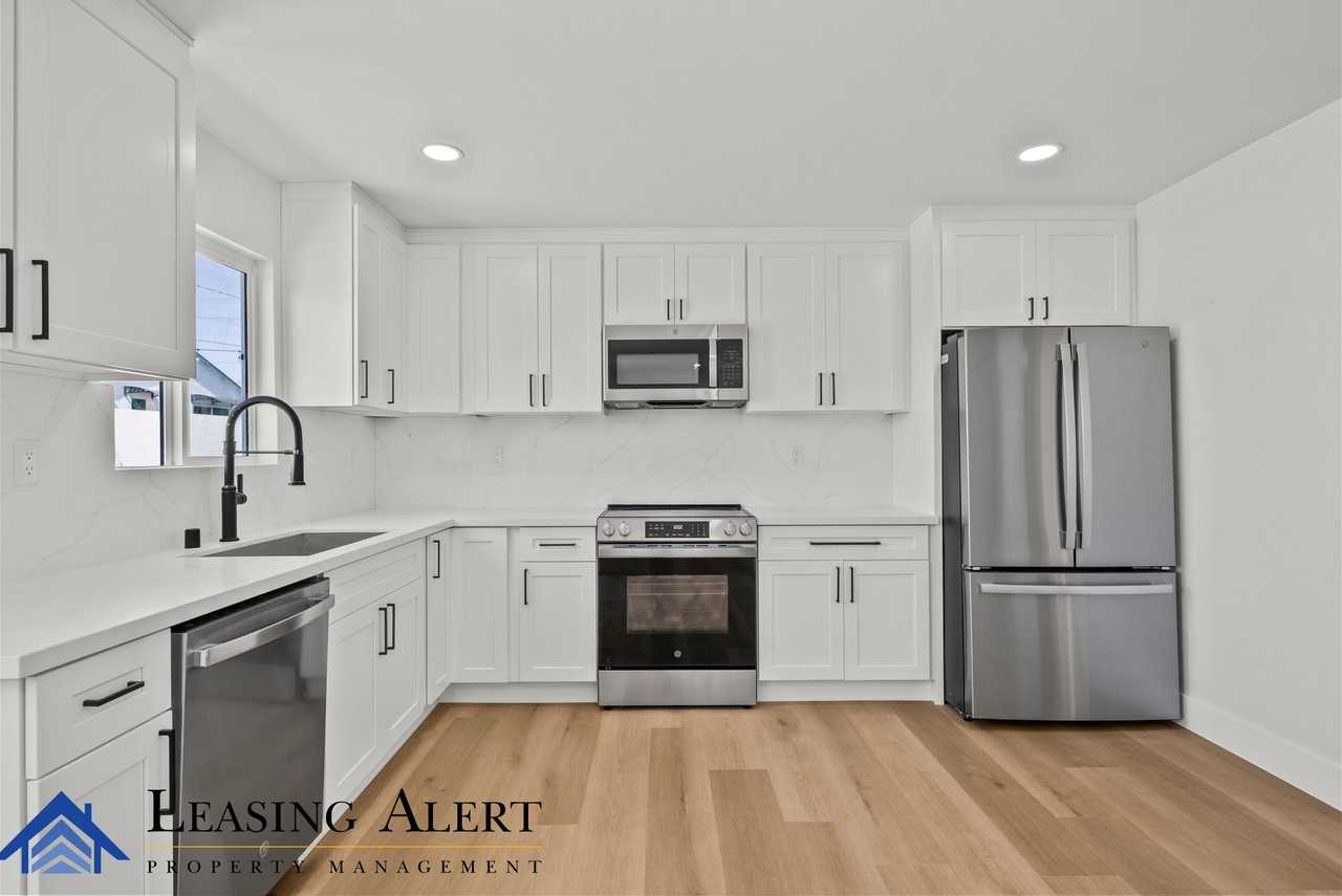 16448 Lassen St #1 - Photo 4 of 21