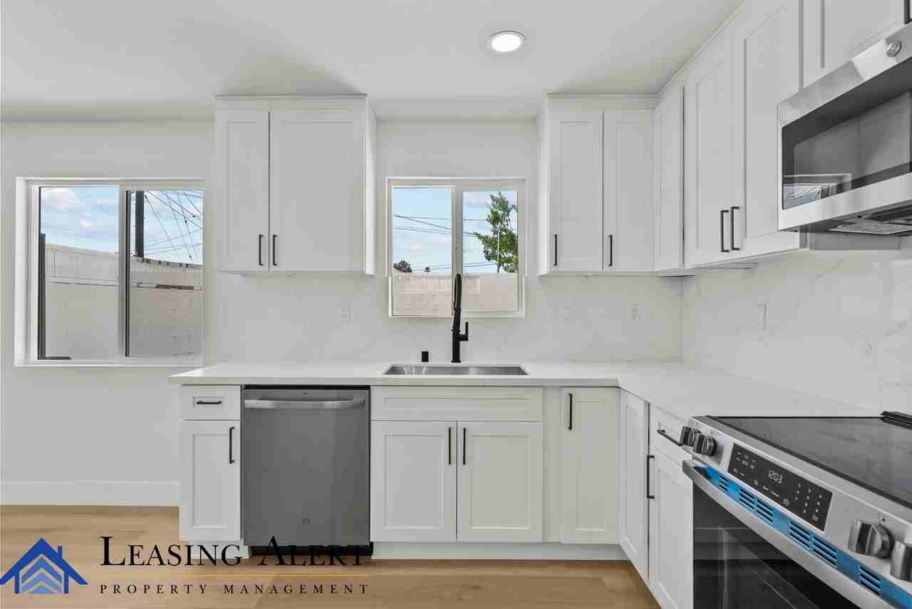 16448 Lassen St #1 - Photo 5 of 21