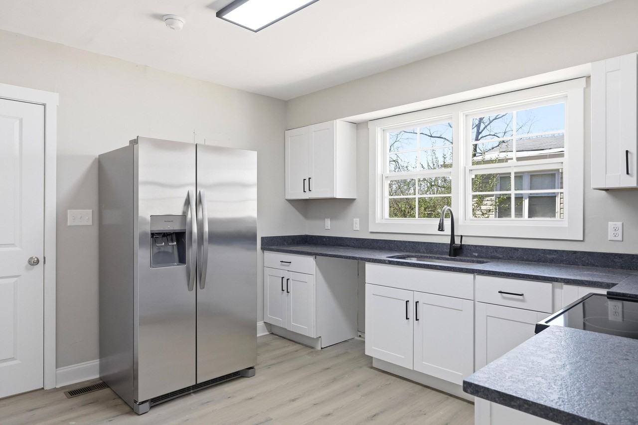 2406 Kirby Ave #1 - Photo 2 of 16