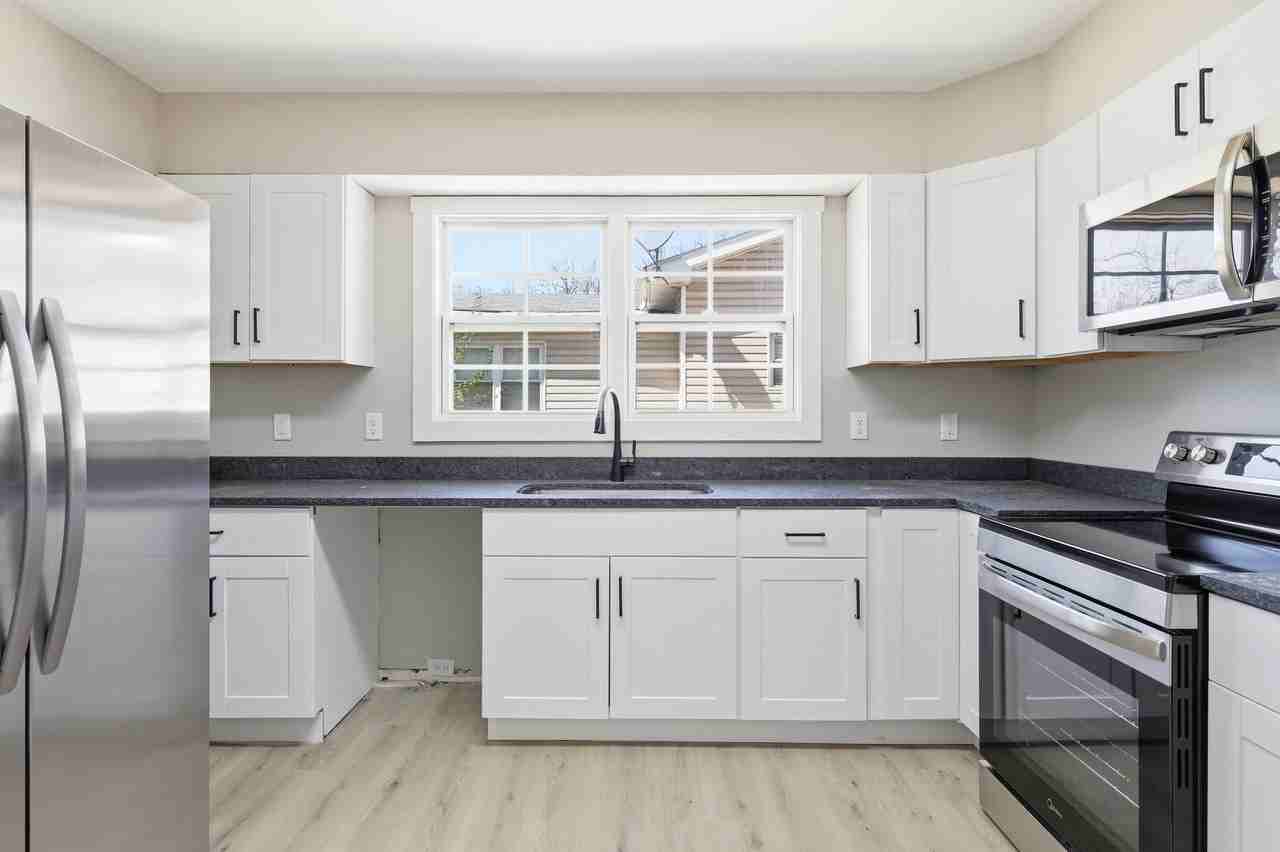 2406 Kirby Ave #1 - Photo 3 of 16