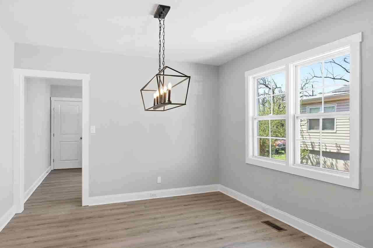 2406 Kirby Ave #1 - Photo 4 of 16