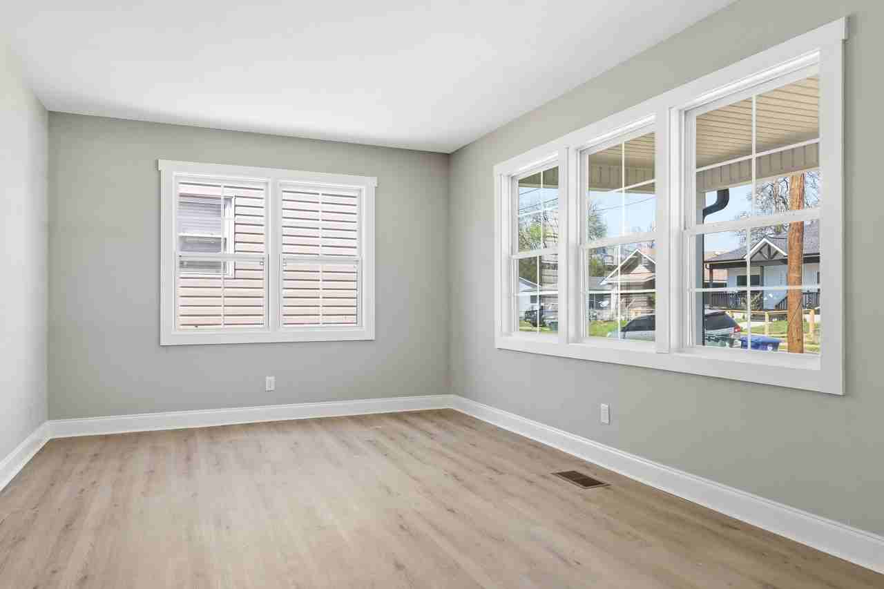 2406 Kirby Ave #1 - Photo 6 of 16