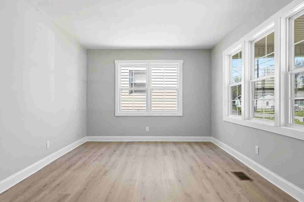 2406 Kirby Ave #1 - Photo 7 of 16