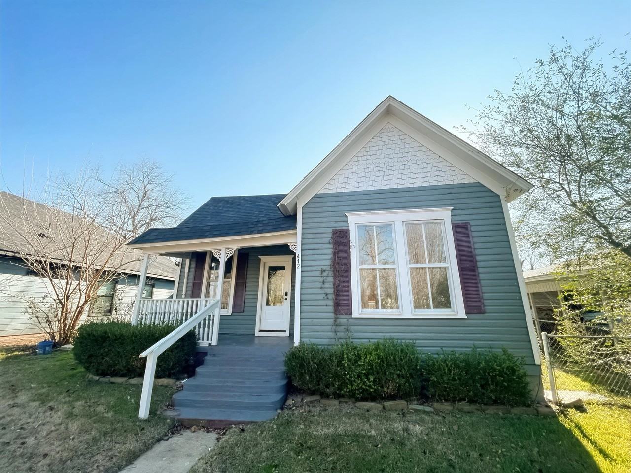 412 W Day St #1 - Photo 2 of 10