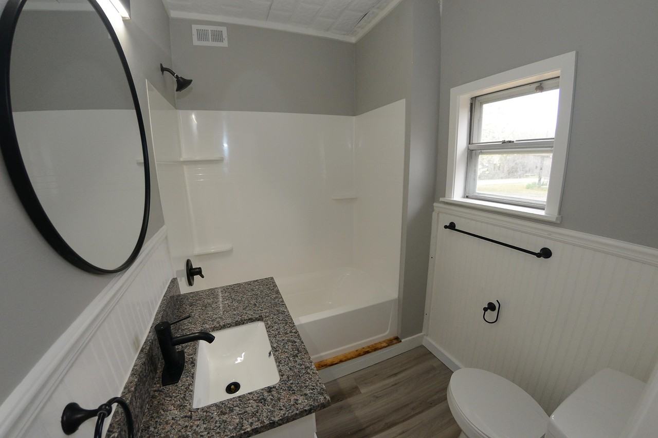 412 W Day St #1 - Photo 7 of 11