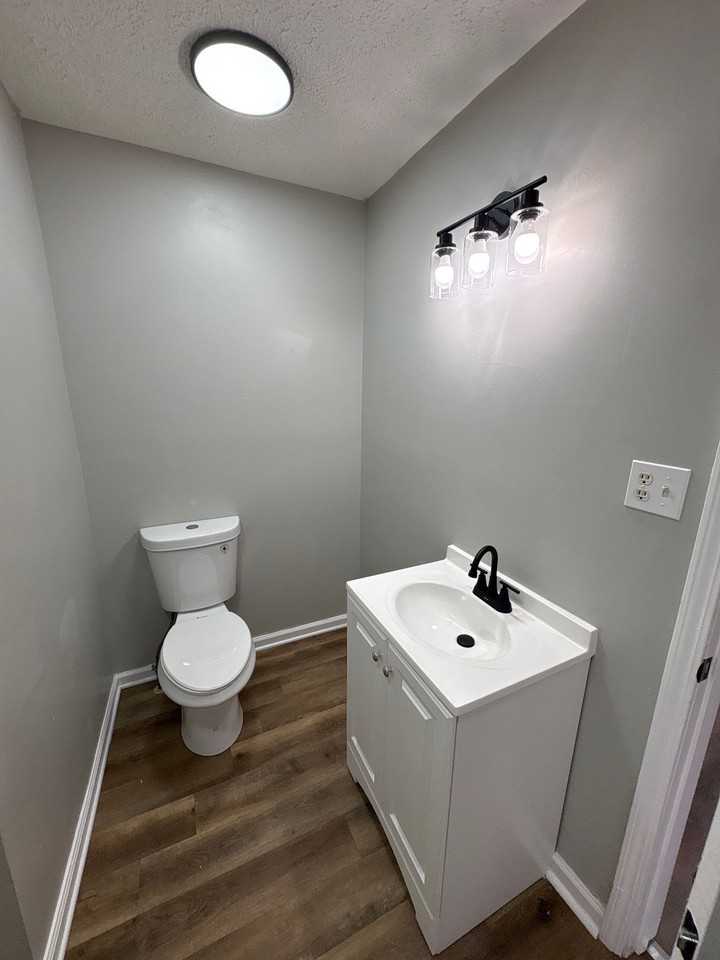 1110 S Washington Ave #1 - Photo 6 of 11