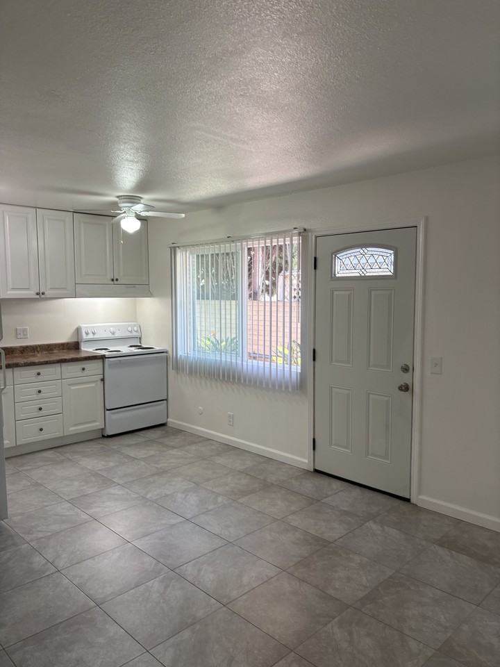 2117 Elden Ave #2117-17 - Photo 2 of 15