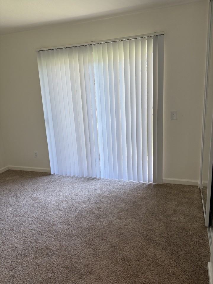 2117 Elden Ave #2117-17 - Photo 6 of 15