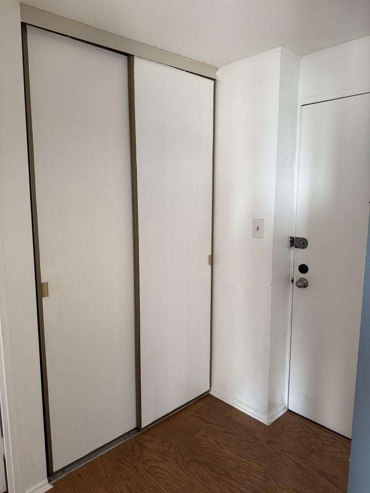 20 Chesterton Dr #1109 - Photo 2 of 16