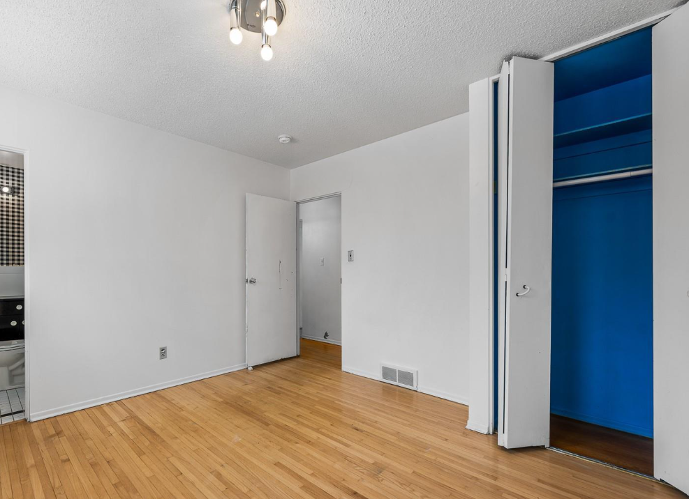 92 Flamingo Cres #1 - Photo 6 of 16