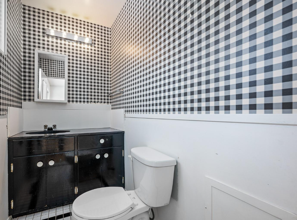 92 Flamingo Cres #1 - Photo 7 of 16