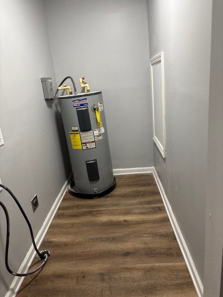 131 E Jefferson St #1 - Photo 4 of 14