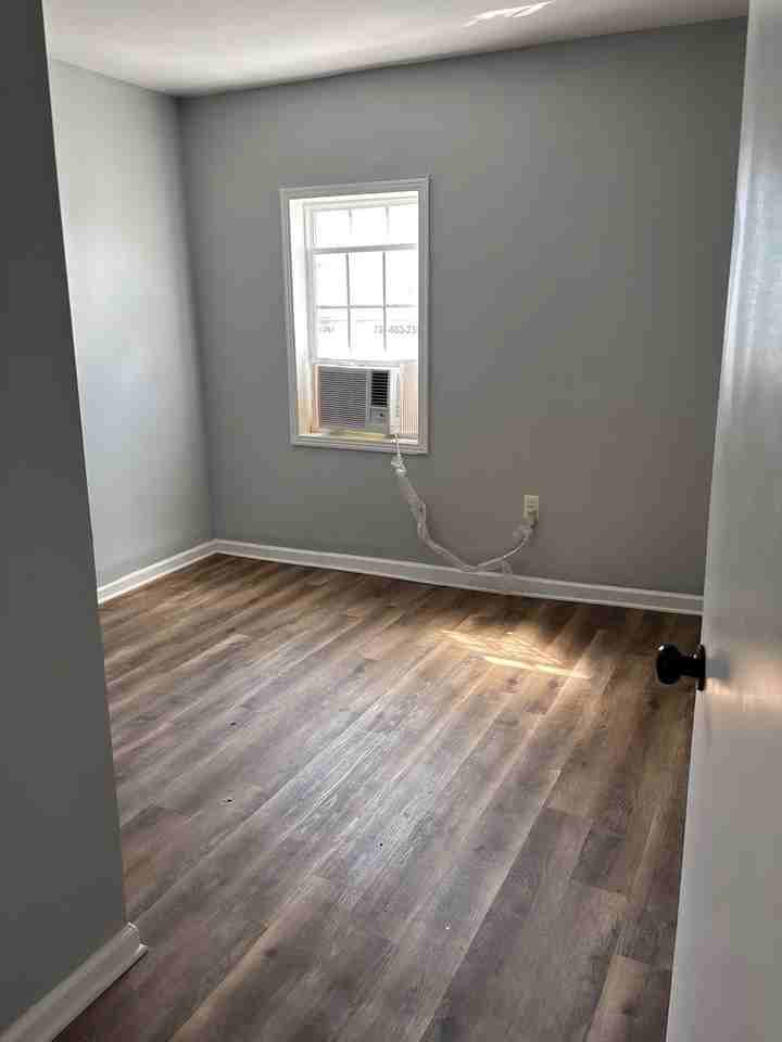 131 E Jefferson St #1 - Photo 5 of 14