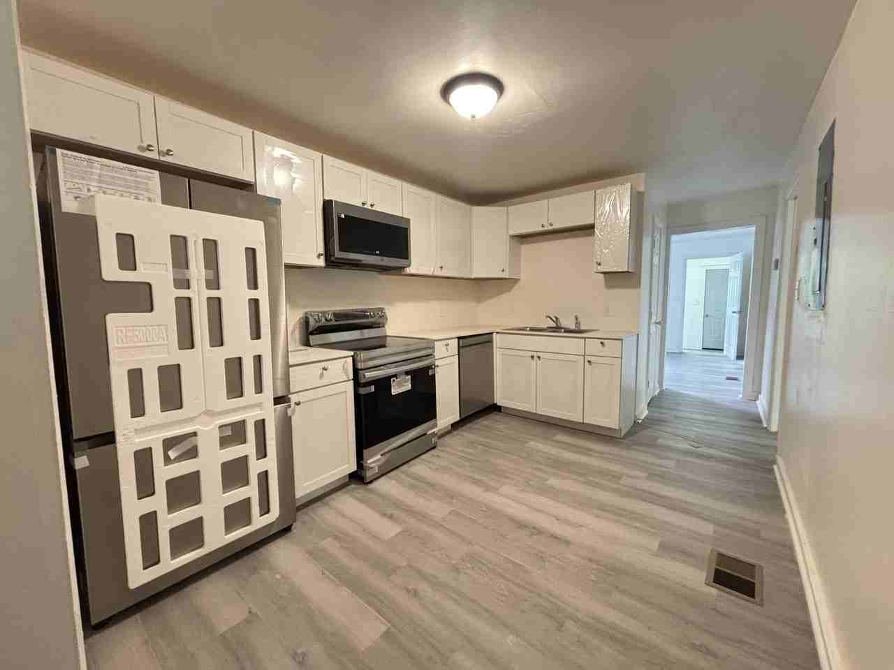 1997 W 20th St #1 - Photo 3 of 24