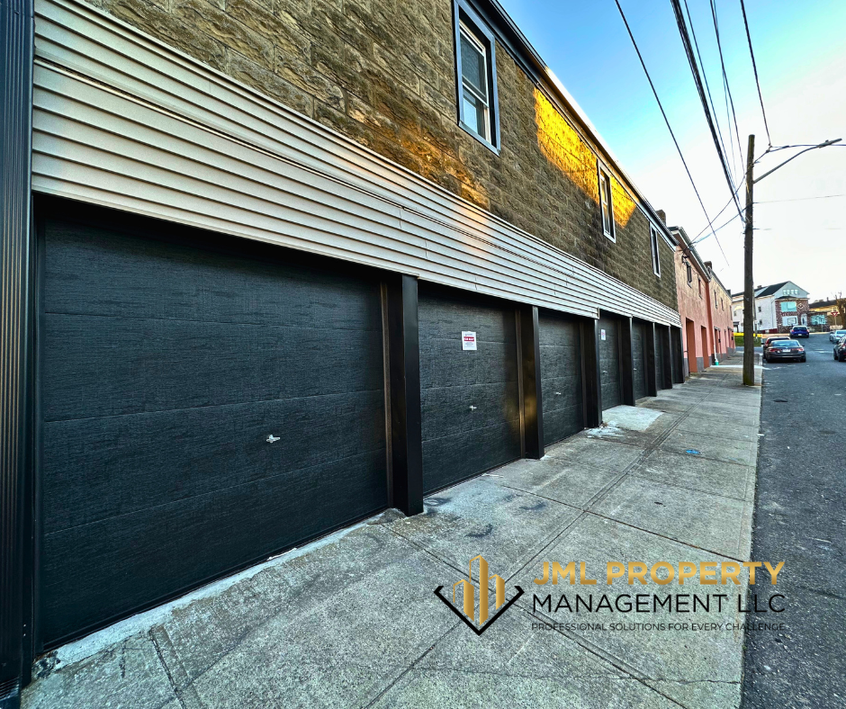 321 Union St. Garage Washtington St. - Photo 3 of 4