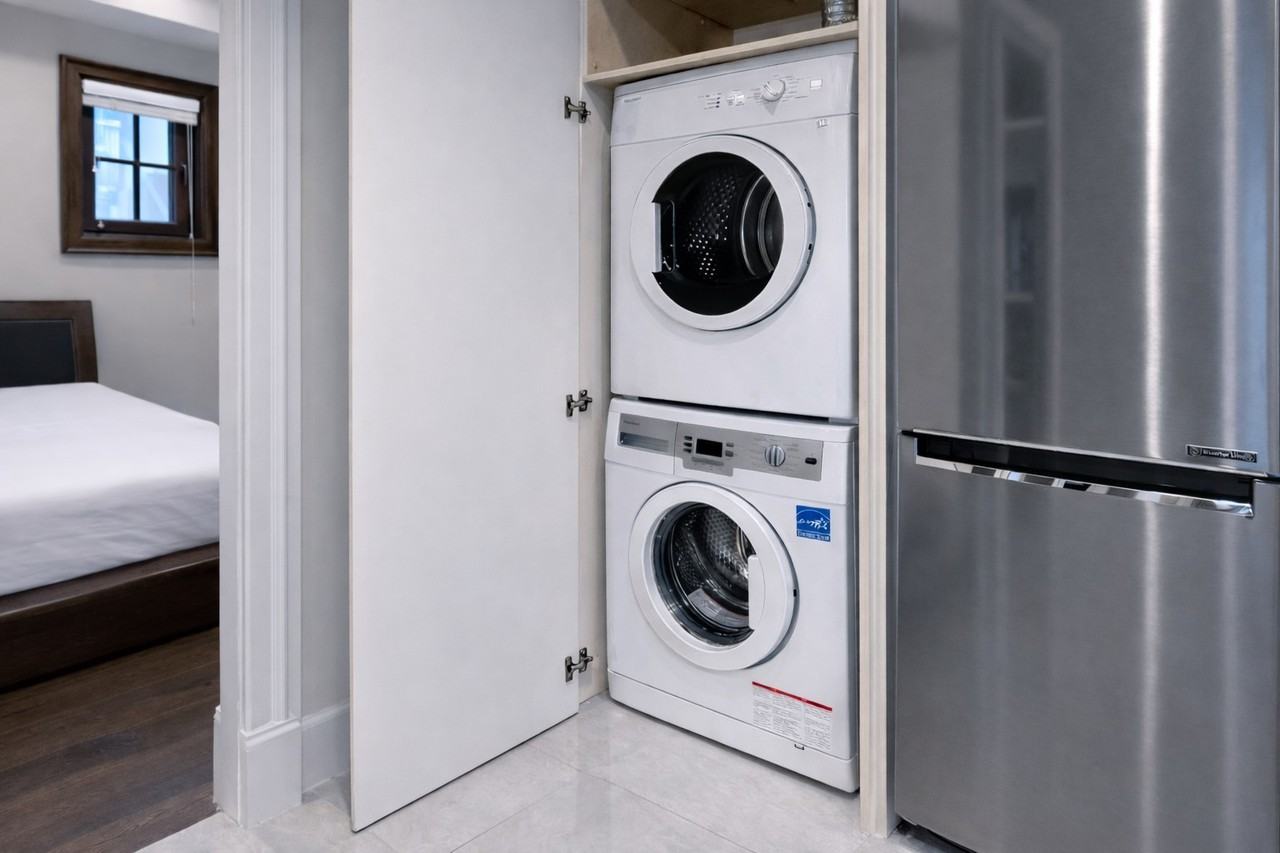 5228 Highbury St #1 - Photo 4 of 9