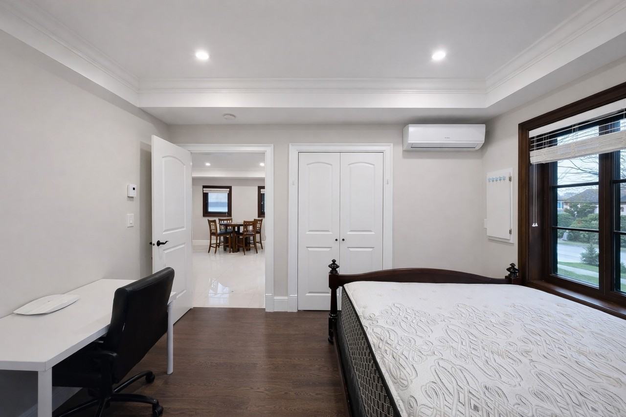 5228 Highbury St #1 - Photo 6 of 9