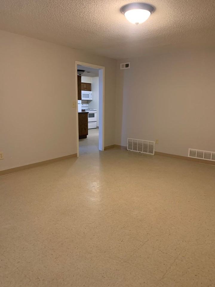 Eisenhower Apartments - Photo 3 of 12