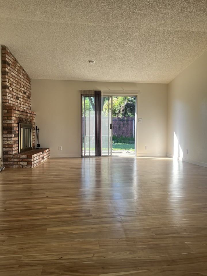 800 Andrew Dr #1 - Photo 3 of 17