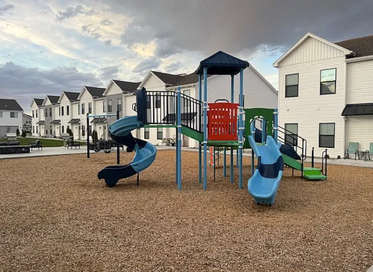 Huntshire Avenue - 2966 #2966 - Photo 3 of 38