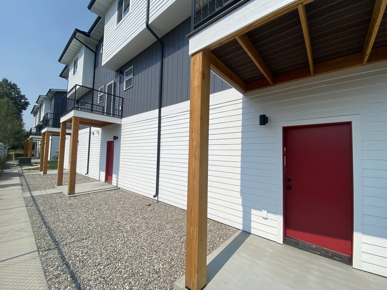 2979 Fen Way #B - Photo 3 of 17