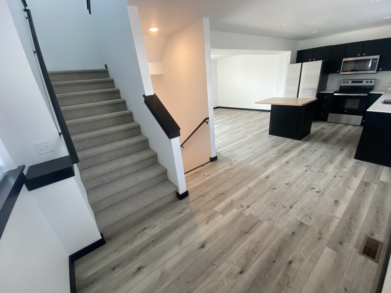 2979 Fen Way #B - Photo 7 of 17