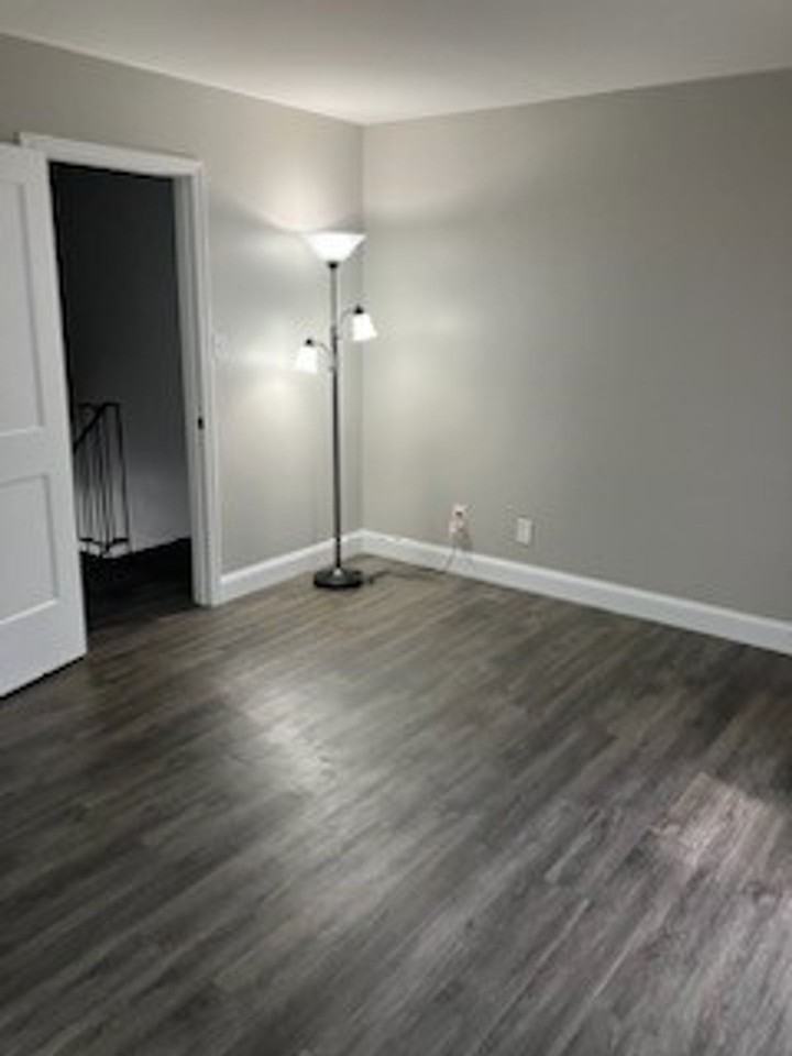 201 Avenue B - Photo 5 of 6
