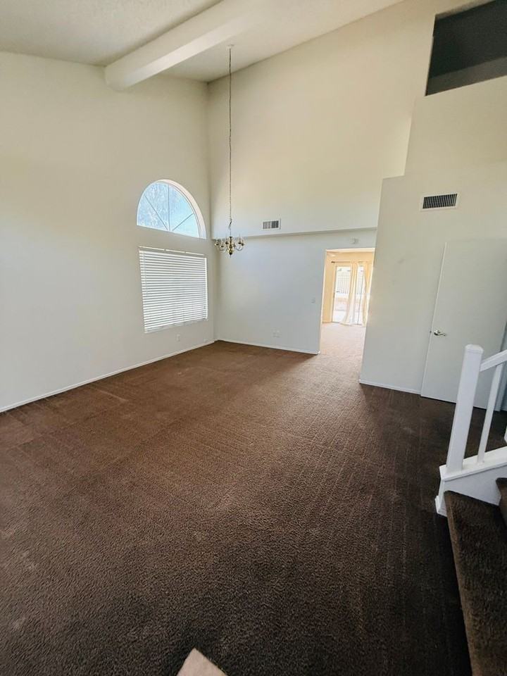 1471 E Park Ave - Photo 2 of 15
