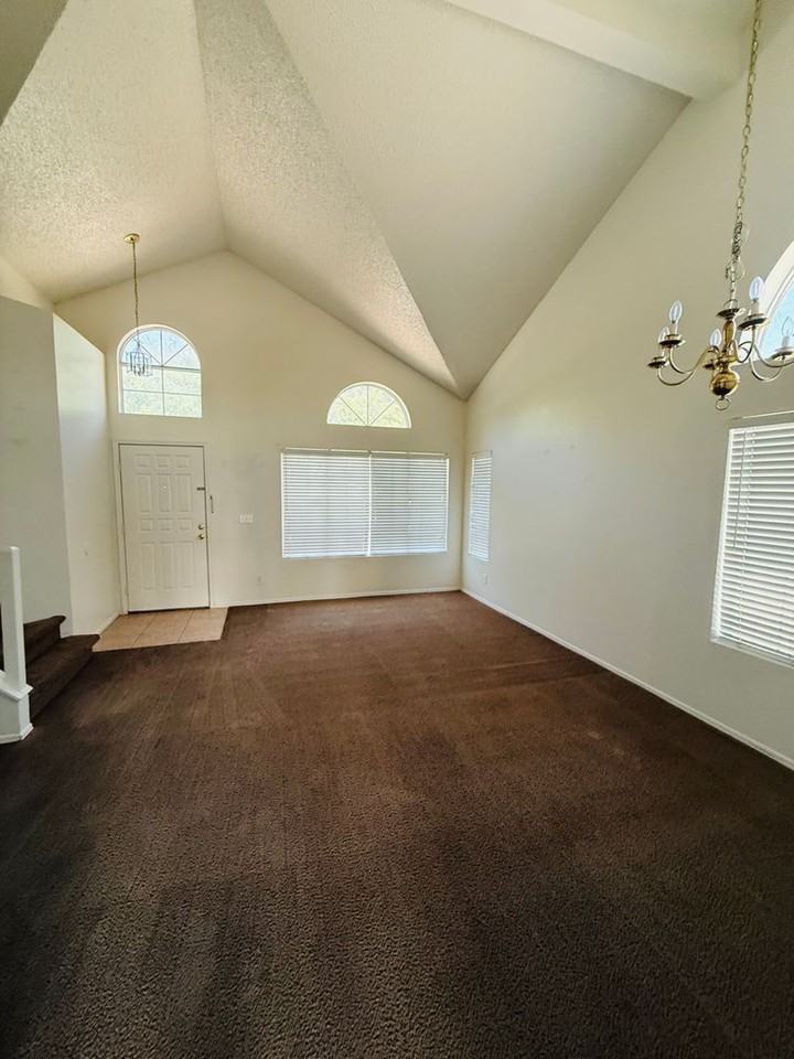 1471 E Park Ave - Photo 3 of 15