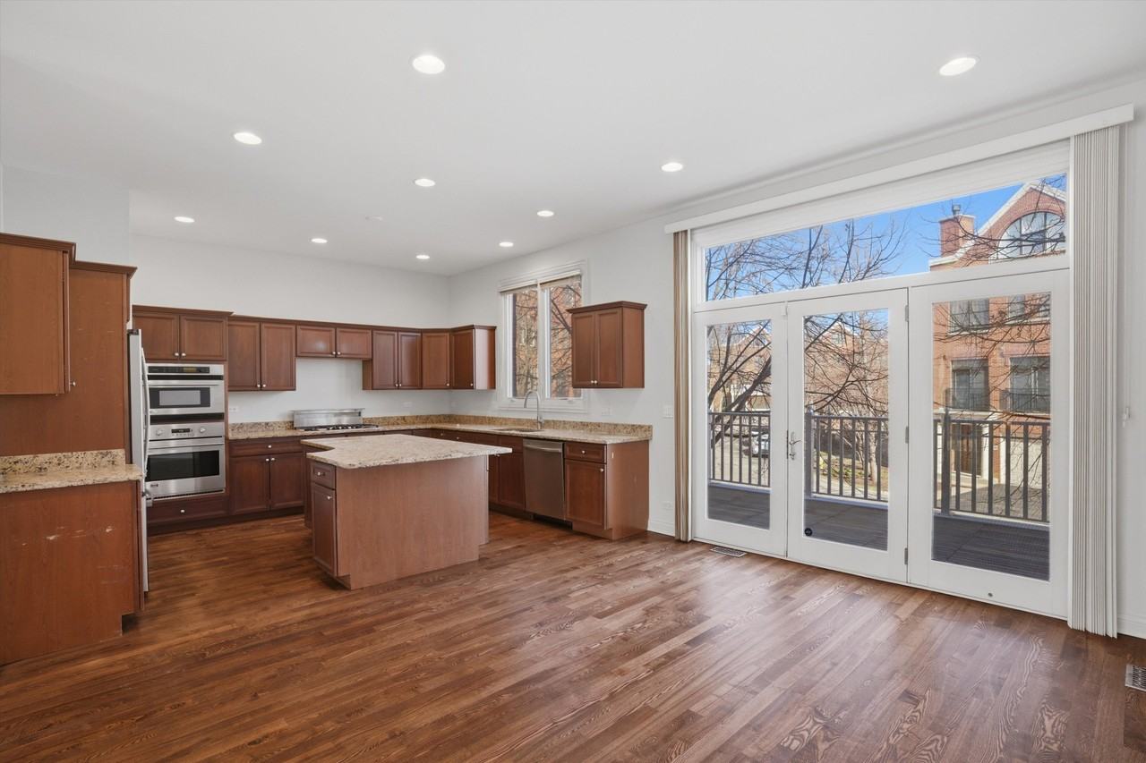 1891 Admiral Court - 79Unit 79 #79 - Photo 4 of 20