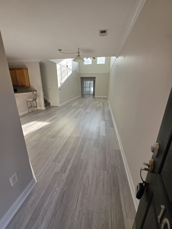 1041 Fairway Ln #1 - Photo 3 of 22