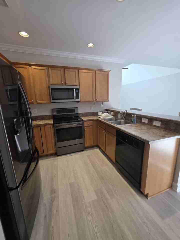 1041 Fairway Ln #1 - Photo 5 of 22