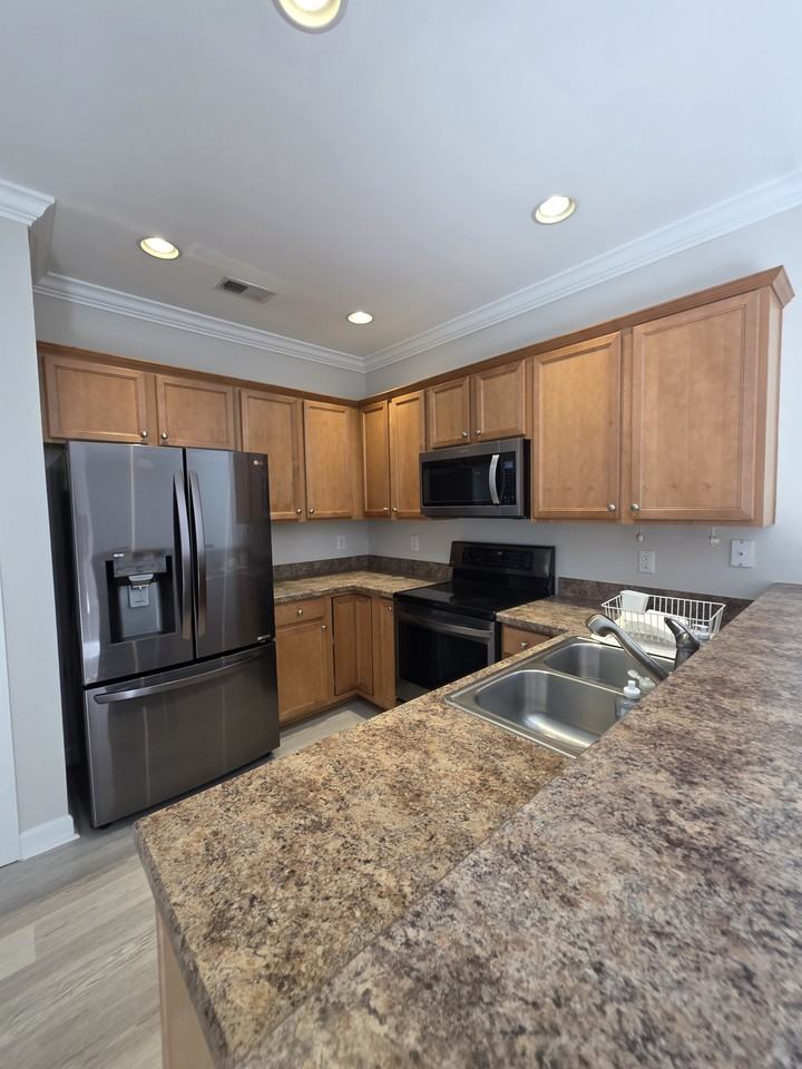 1041 Fairway Ln #1 - Photo 6 of 22