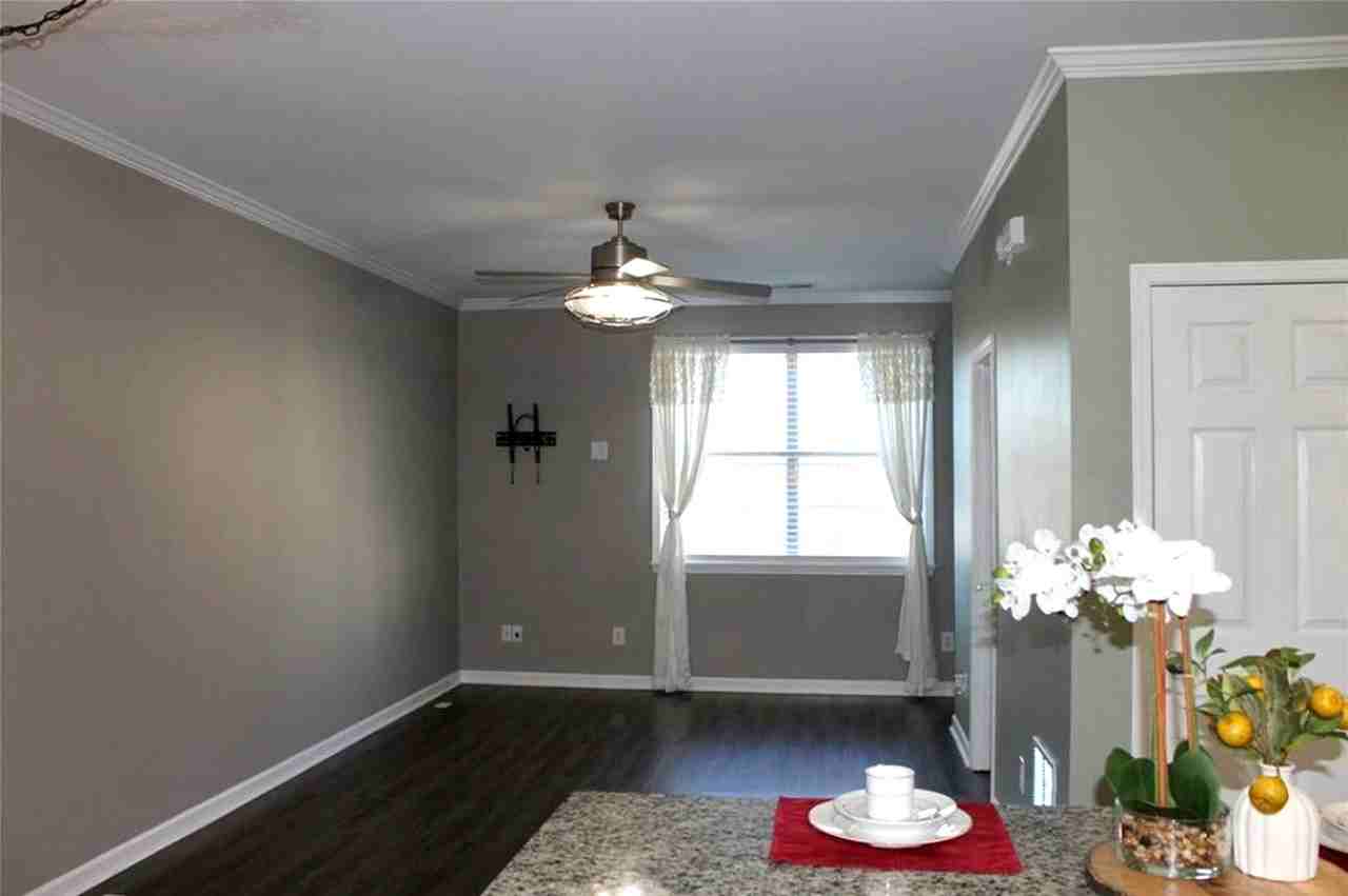 27 Corinth Rd #1 - Photo 3 of 27