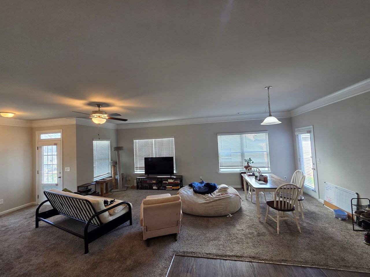 1274 Towne Square Ct - Photo 4 of 14