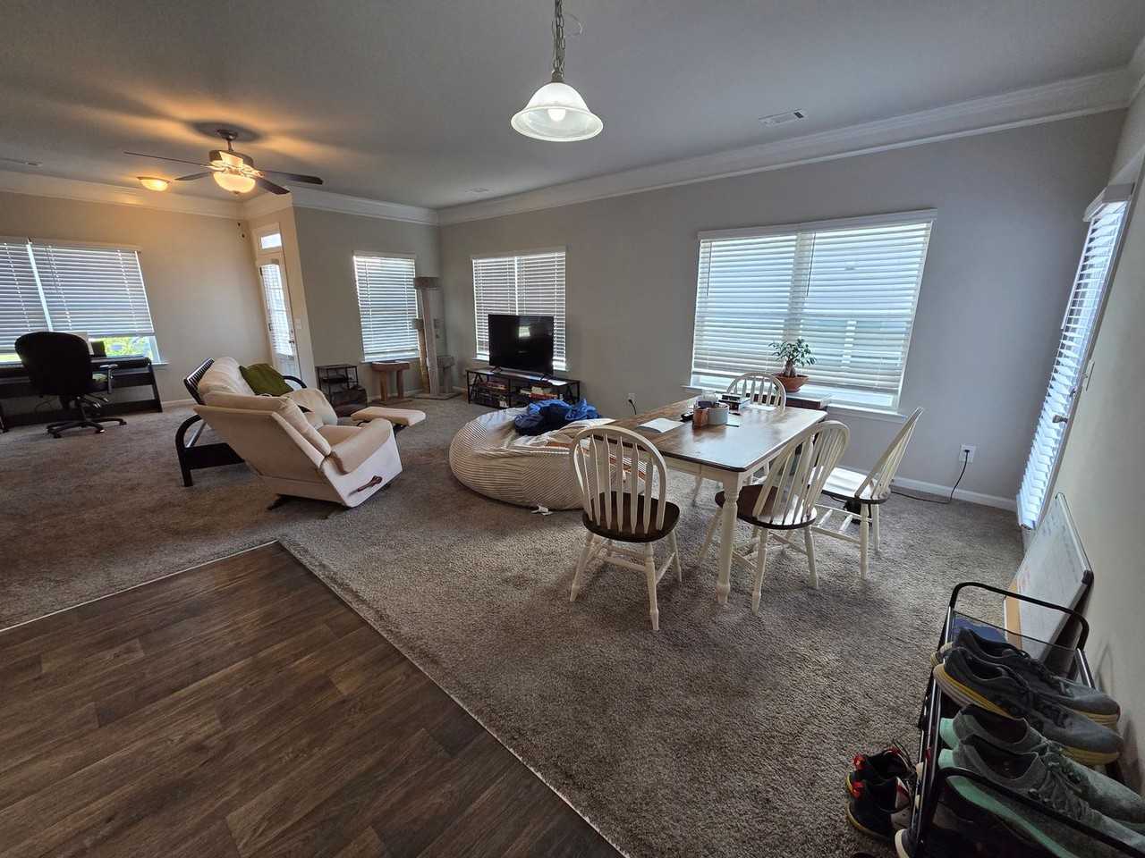 1274 Towne Square Ct - Photo 6 of 14