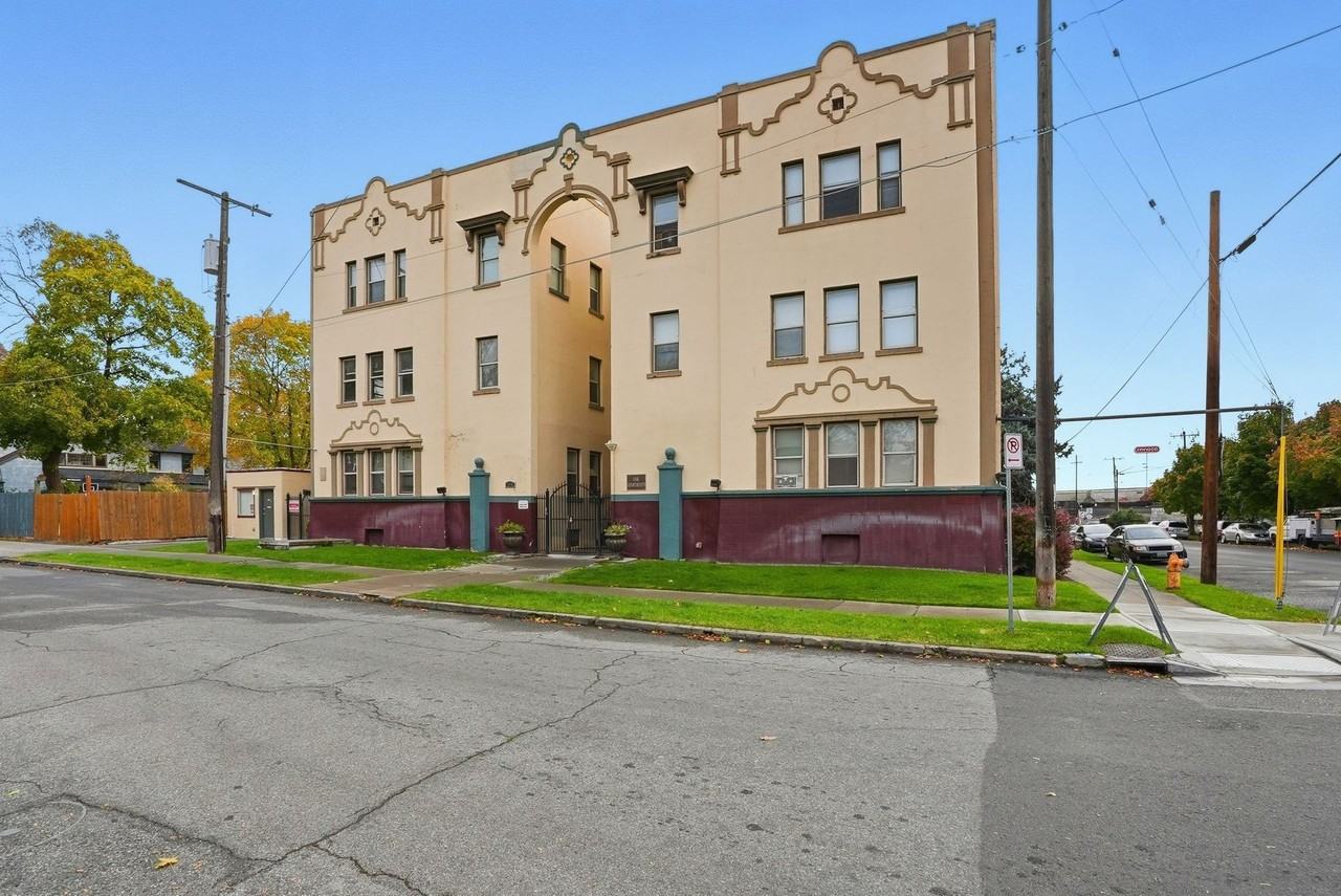 Oak St - Photo 2 of 10