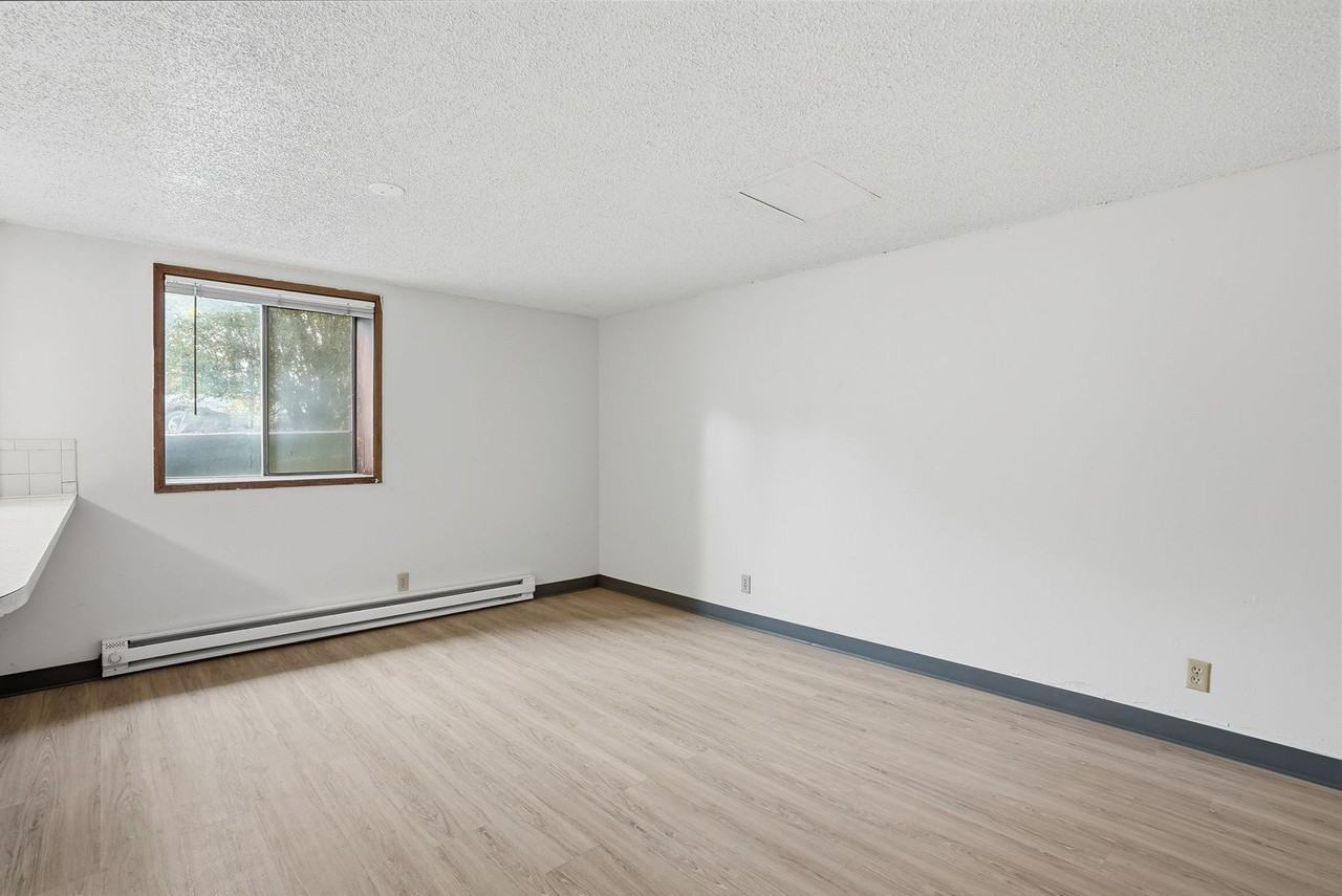 Oak St - Photo 3 of 10