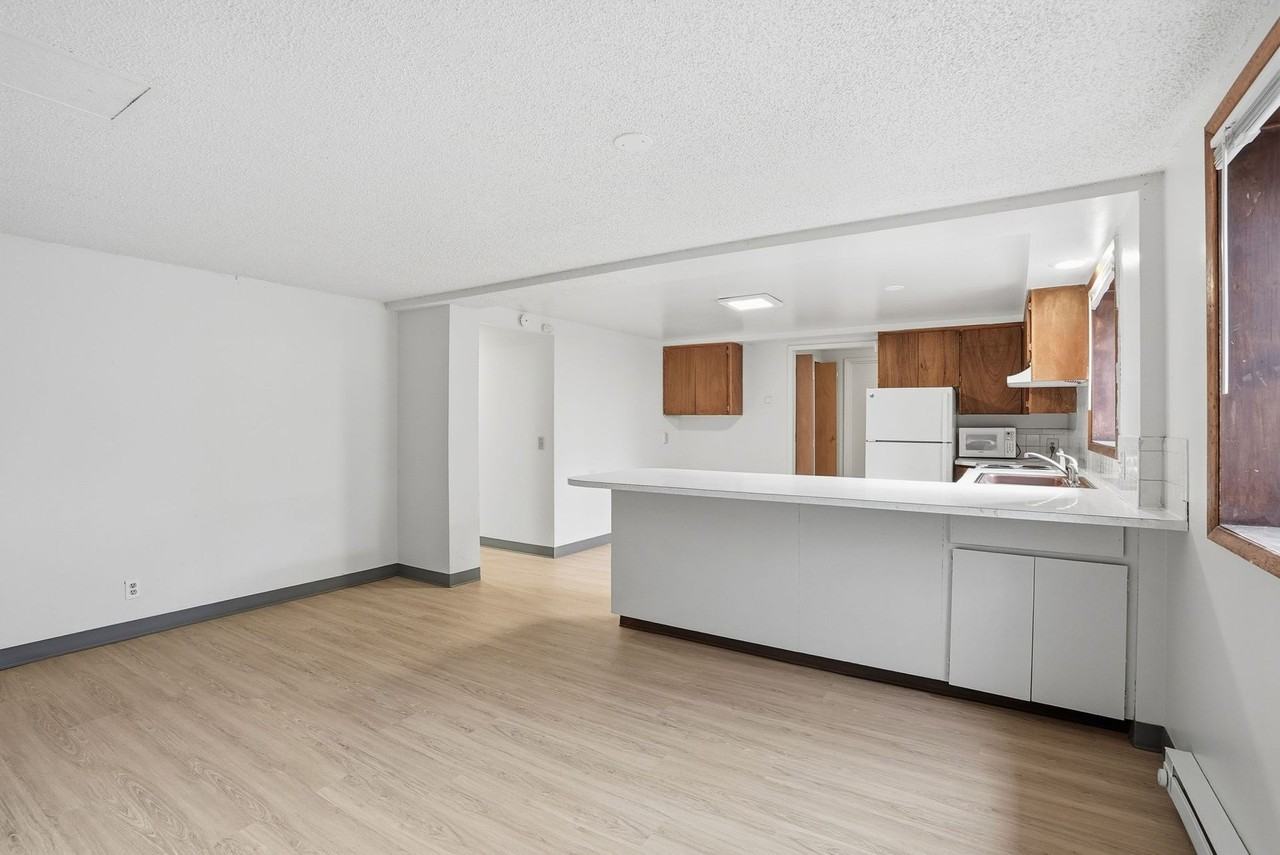 Oak St - Photo 4 of 10