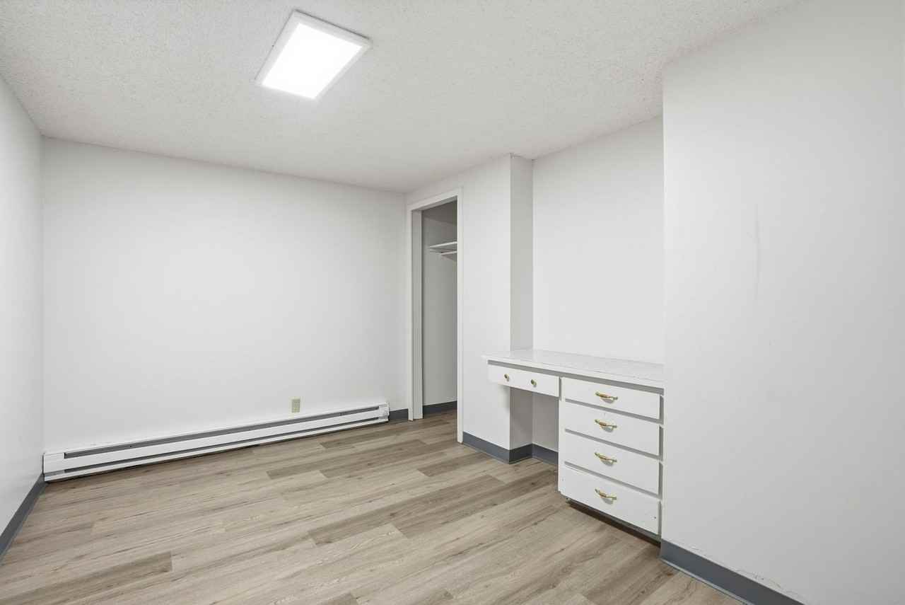 Oak St - Photo 7 of 10