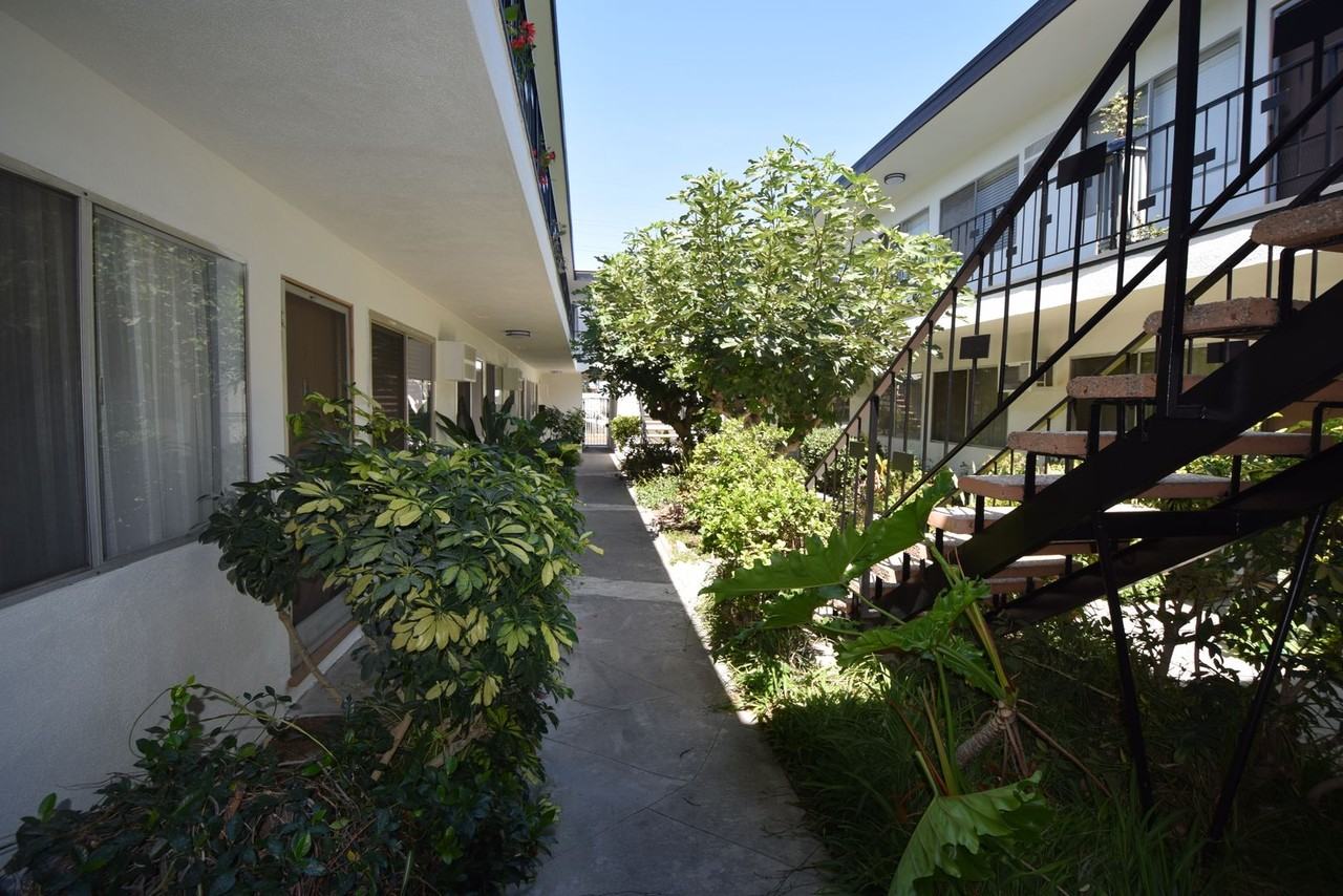 849 - Photo 2 of 17